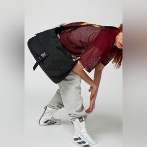 NWT BAGGU Sport Messenger Bag Black